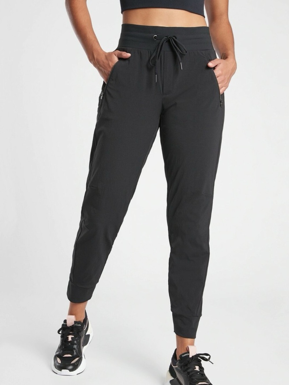 Athleta Trekkii Mid Rise Legacy Jogger Black Size 12 Hiking Trail Pants UPF 50+